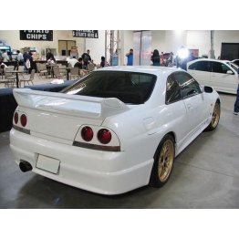 Спойлер на крышку багажника на Nissan Skyline R33 GTS / GTR